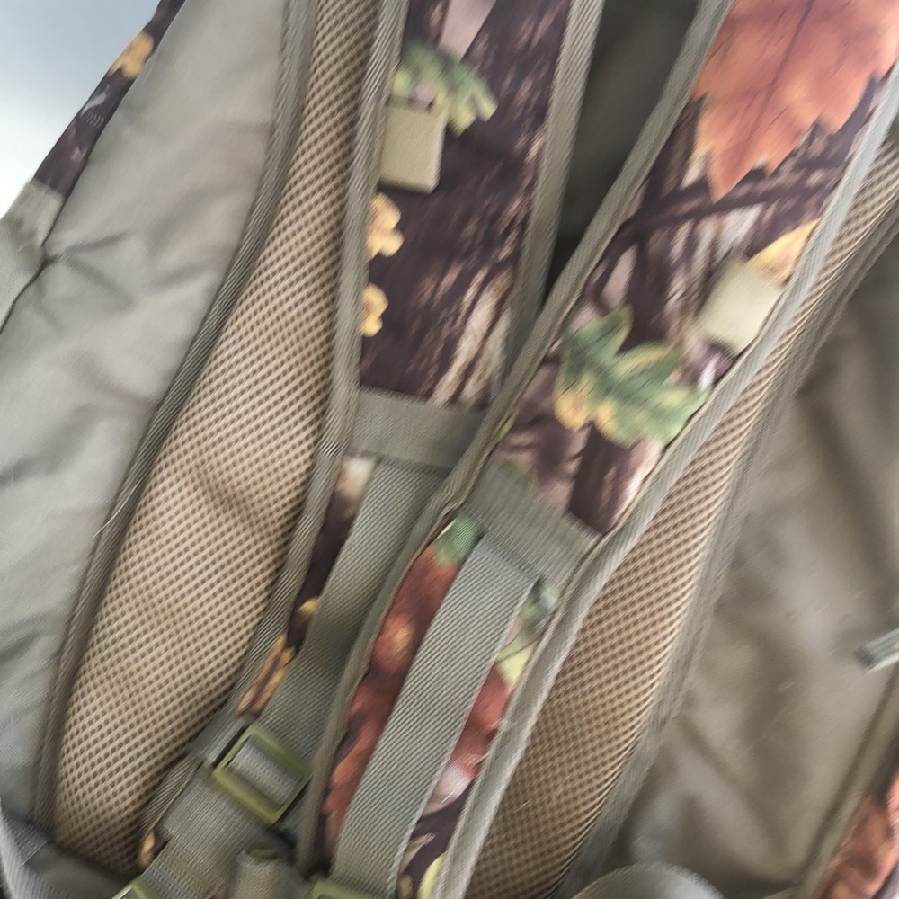 GOODYEAR CAMO BACKPACK • GUC - Picture 8 of 17